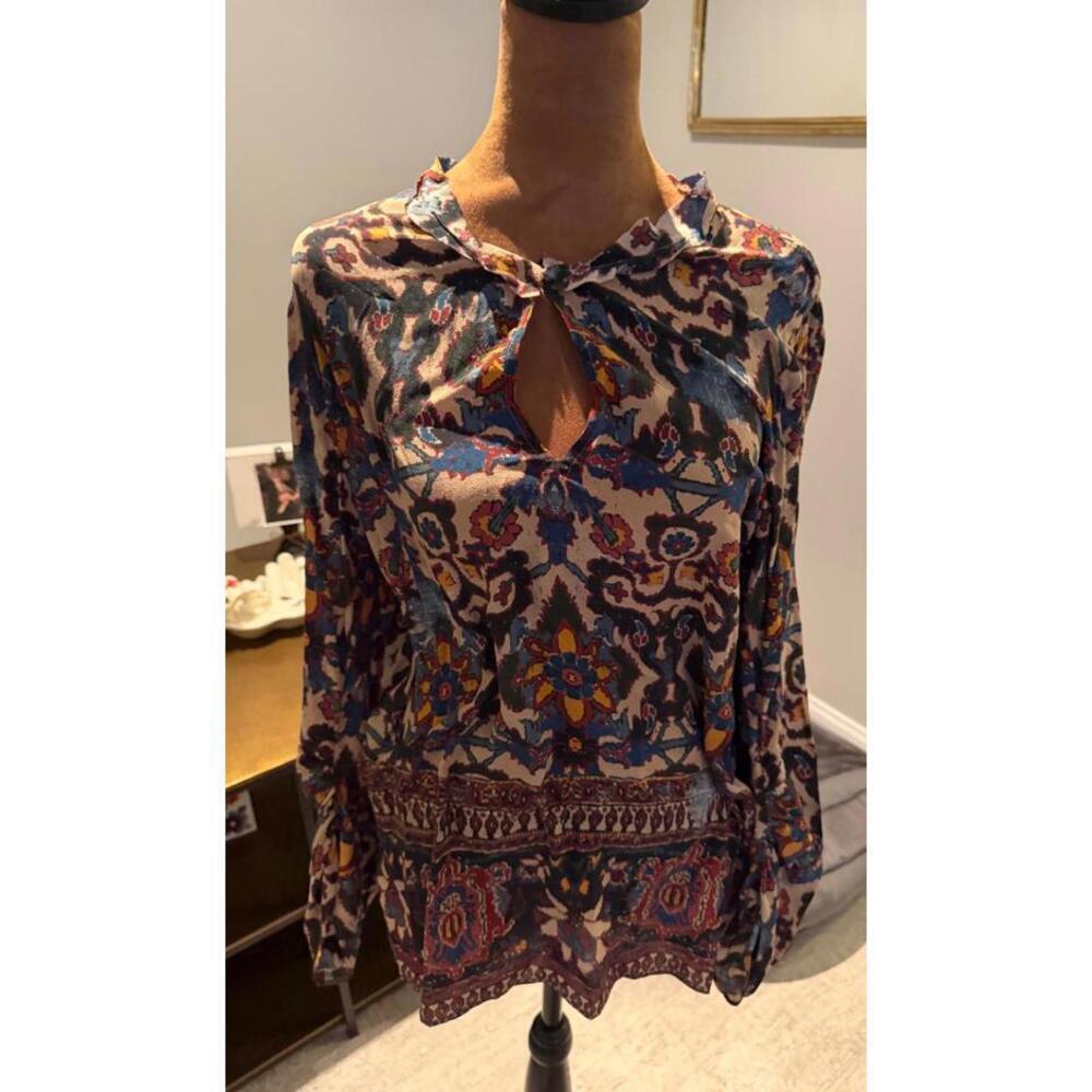 Kobi Halperin 100% silk Printed Long Sleeve Blouse with Keyhole Detail sz L